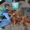 Detenidos cuatro miembros de un clan de Fuenlabrada por robar cable eléctrico en Segovia