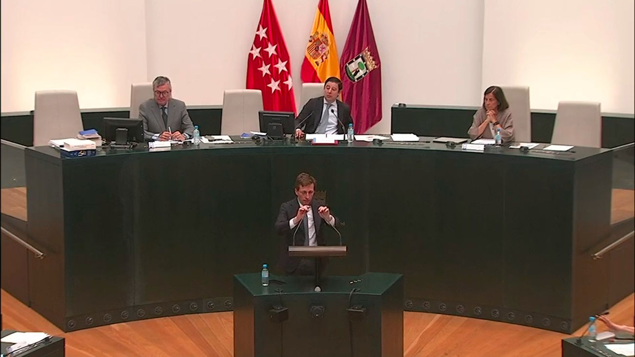 Tensión y cruce de acusaciones en el pleno de Cibeles a costa de la corrupción