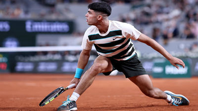 Alcaraz gana a Marozsan y suma su vigésima victoria en Roland Garros