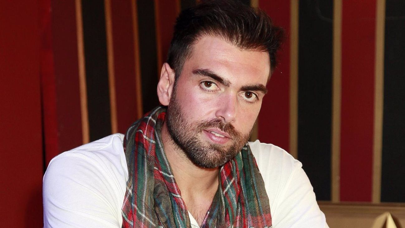 Zeus Montiel presenta 'Dos extraños': "Disfruto más con mi voz"