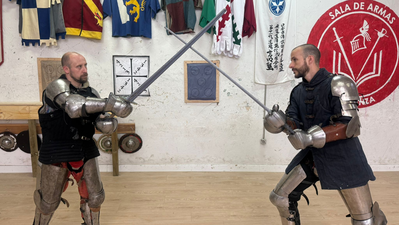 En Ciudad Lineal existe un gimnasio de Combate Medieval que hará que nos sintamos como auténticos caballeros
