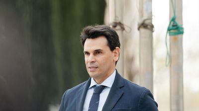 La jueza procesa a González Amador en la investigación por fraude fiscal y falsificación