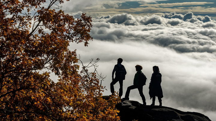 Senderismo, deportes acuáticos, escalada o parapente: descubre el lado más aventurero de la Sierra de Guadarrama