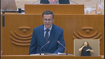 Gallardo dice que llega a la Asamblea "a plantar cara" y Guardiola le replica que lo que viene es "buscando refugio"