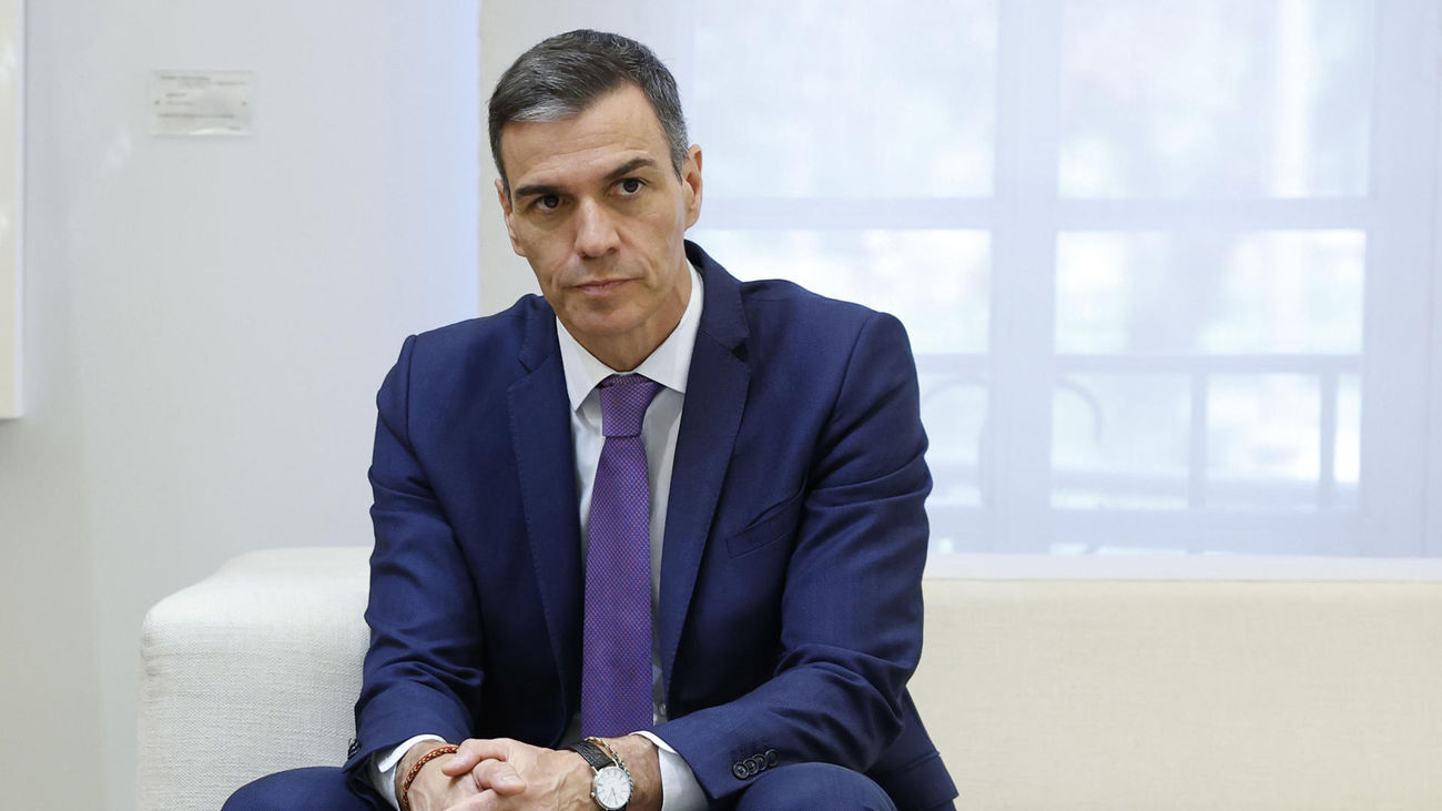 El silencio más largo de Sánchez, elude preguntas sobre Leire Díez