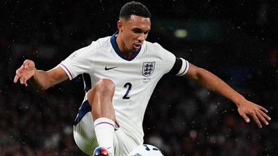 Alexander-Arnold, genio en ataque e irregular en defensa