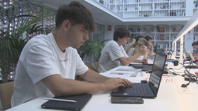 40.000 estudiantes madrileños se enfrentan a la nueva PAU: "Ahora hay que estudiar todo el temario"