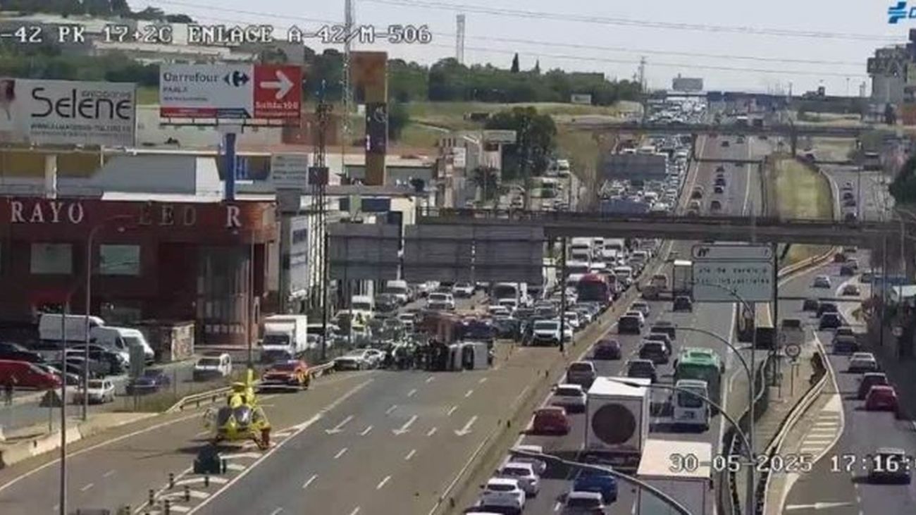 Un accidente múltiple en la A-42 genera un gran atasco a la altura de Fuenlabrada