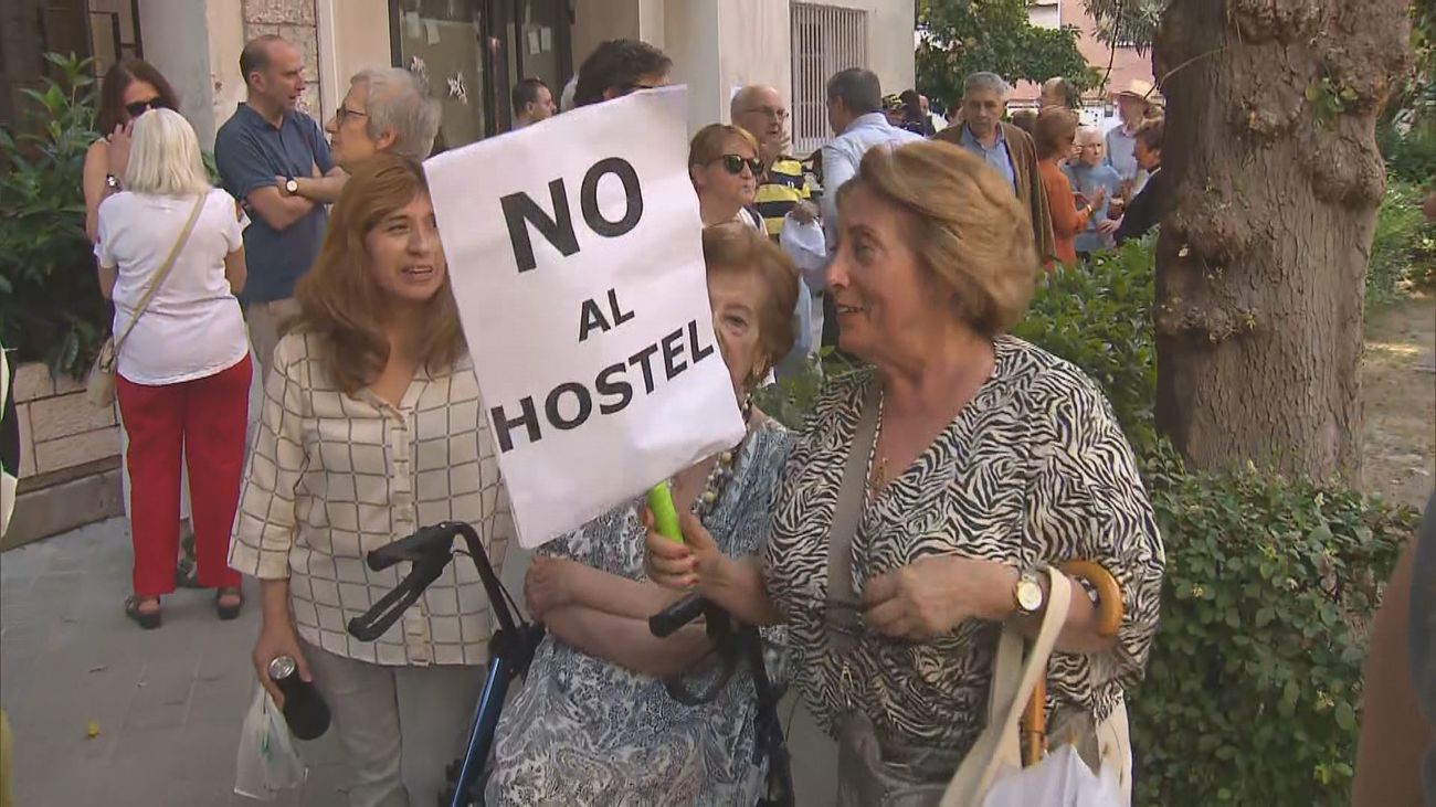 El Ayuntamiento de Madrid advierte que el hostel que pretende acoger inmigrantes no tiene licencia para ello