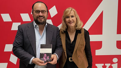 Ignacio Peyró: "Julio Iglesias es un animal territorial y un seductor nato"