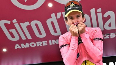 Hazaña histórica de Simon Yates, virtual ganador del Giro