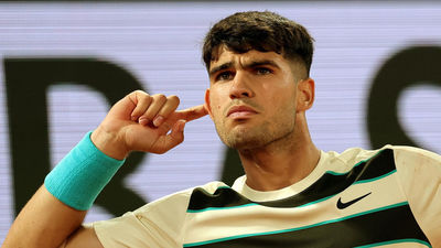 Alcaraz escapa de la trampa de Dzumhur para meterse en octavos