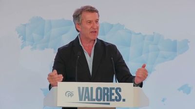 Feijóo pide "rebelarse" ante la "destrucción" de Sánchez