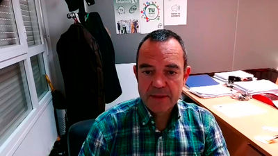 Sánchez acuerda con Puigdemont ceder a Cataluña la gestión completa de los funcionarios municipales