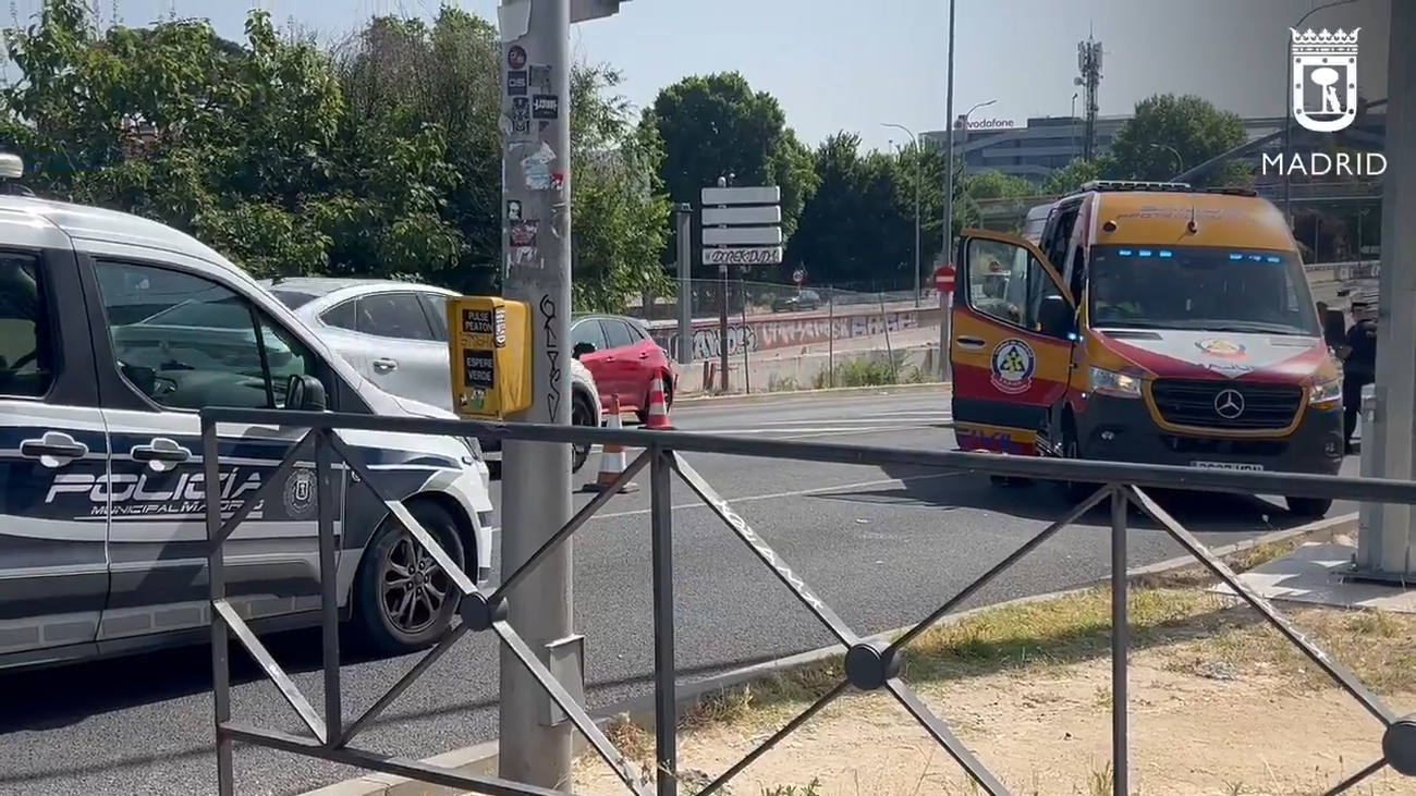 Herida grave una mujer de 48 años atropellada en un paso de peatones en San Blas
