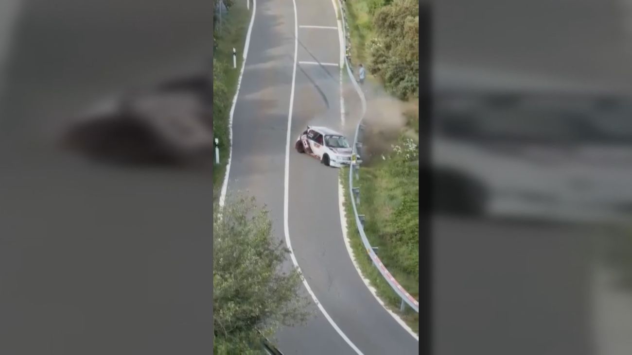Un coche pierde el control y atropella a varios espectadores en el rally de Santa María de la Alameda
