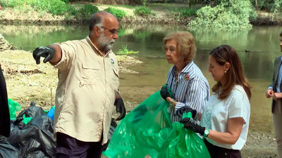 La reina Sofía demuestra, un año más, su compromiso contra la 'basuraleza'