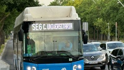 Primer día laborable con el corte parcial de la línea 6 de Metro con autobuses alternativos llenos