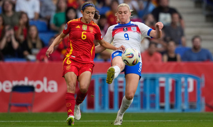 Aitana Bonmatí ante Inglaterra / EFE