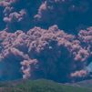 El volcán italiano Etna registra una potente erupción con coladas piroclásticas