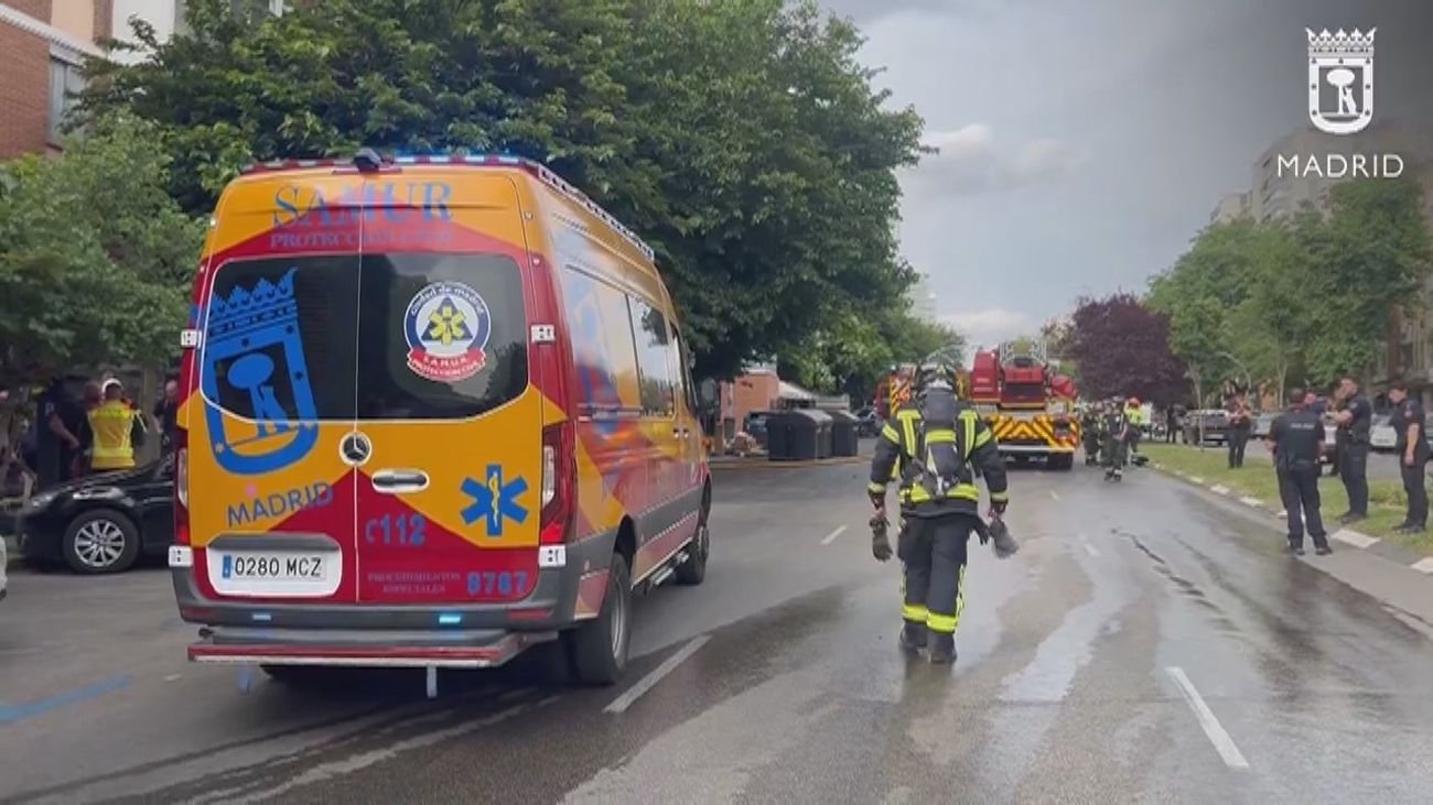 Un incendio en una vivienda de Ciudad Lineal deja 6 gatos muertos y 3 personas con crisis de ansiedad