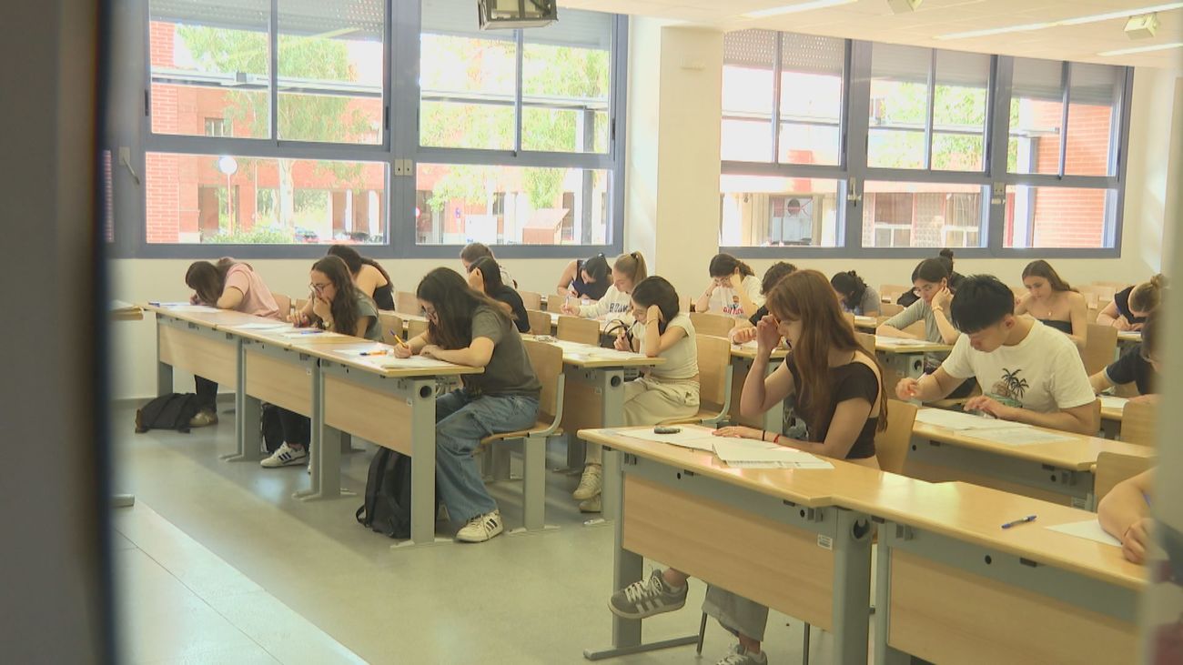 Los alumnos madrileños se enfrentan a una segunda jornada de la PAU "más sencilla"