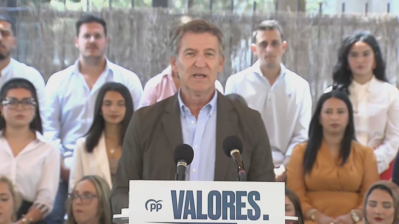 Feijóo llama a "superar la degradación política, moral y económica" que vive España con Sánchez