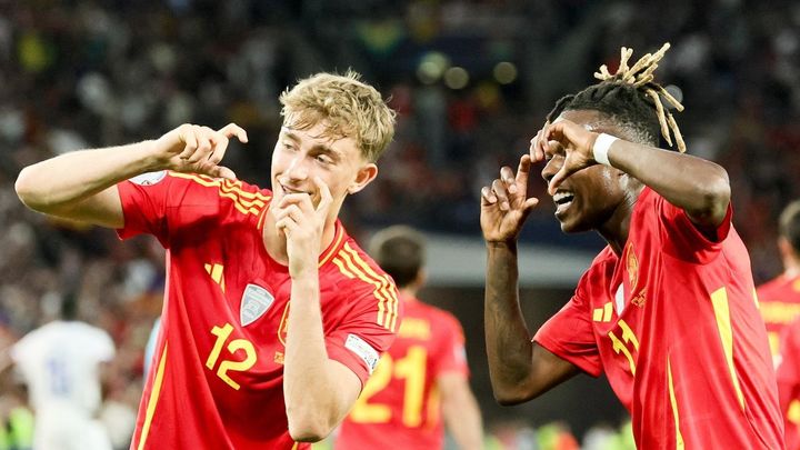 Dean Huijsen y Nico Williams / EFE