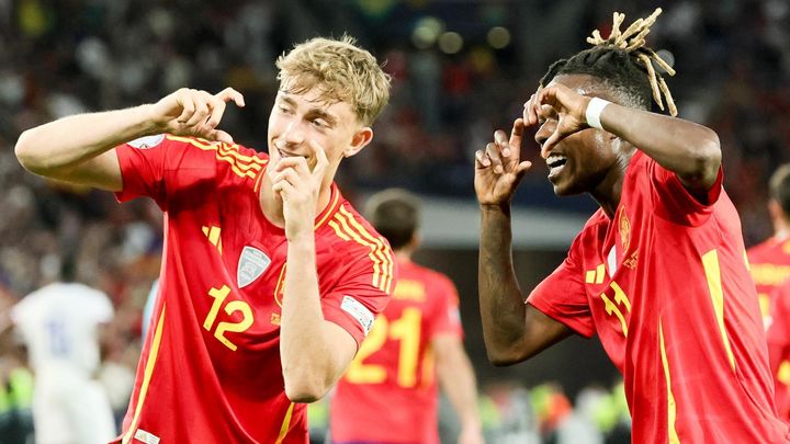 Dean Huijsen y Nico Williams / EFE