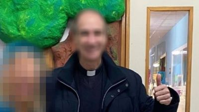 Las víctimas del excapellán del Colegio Highlands ratifican ante el juez los abusos sexuales en el centro