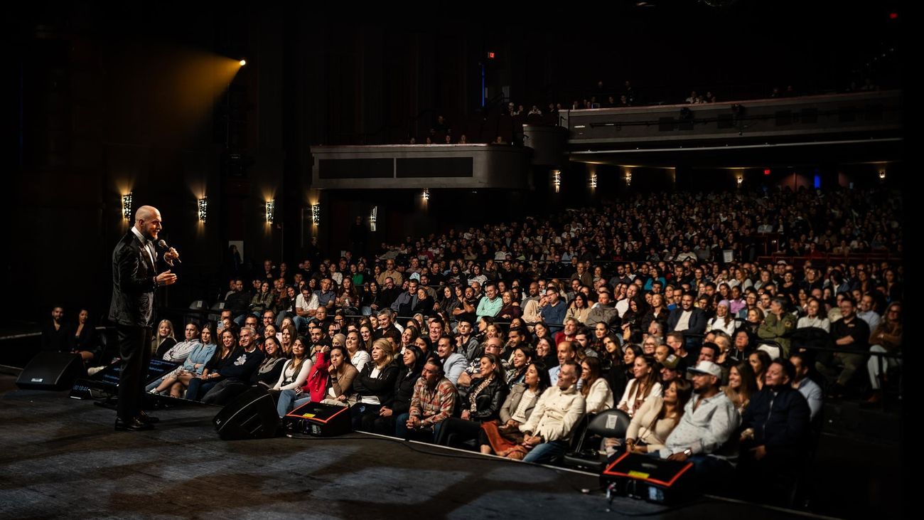Andrés Parra regresa a Madrid con su faceta más cómica en 'Venga que si es pa' eso'