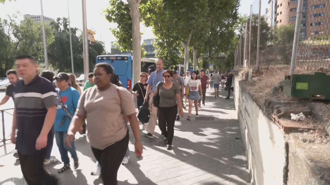Largas colas en hora punta en Méndez Álvaro por el cierre parcial de la línea 6 de Metro