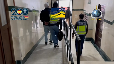 Un sanitario de Barcelona y un profesor de Sevilla entre los 20 detenidos en una operación contra la pornografía infantil