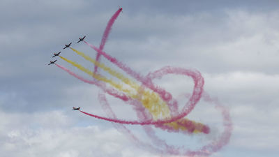 Telemadrid emite el desfile del Día de las Fuerzas Armadas que presiden los reyes