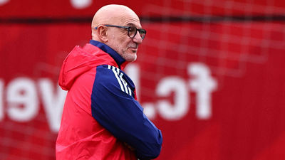 De la Fuente: "Jugamos contra una selección muy poderosa liderada por una leyenda"