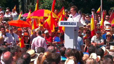 Almeida pide "desalojar a la mafia" de La Moncloa y "recuperar" la democracia