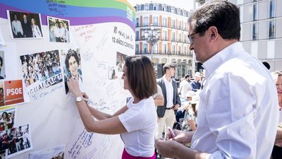 El PSOE recuerda a Pedro Zerolo como "un referente" en el décimo aniversario de su fallecimiento