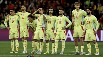 España se va de vacaciones con sabor agridulce y la mente puesta ya en el Mundial