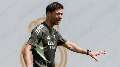 Xabi Alonso, ante su primer día