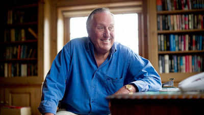 Muere el escritor británico Frederick Forsyth  a los 86 años
