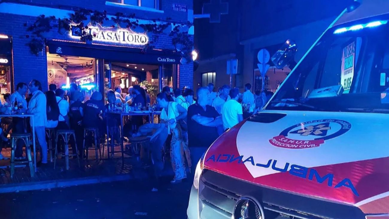 Seis personas atendidas tras ser rociados con gas pimienta en un restaurante en Las Ventas