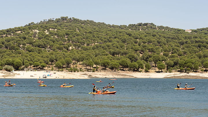Kayak en el Pantano de San Juan / Comunidad de Madrid