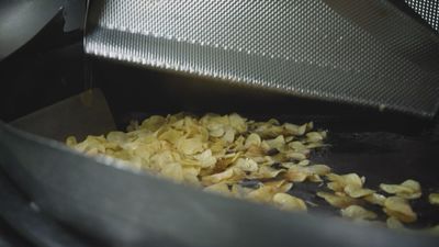 Así se fabrican las patatas fritas tradicionales en Torrejón de Ardoz