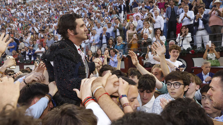 Morante de la Puebla gana el premio a la mejor faena de la feria de San Isidro