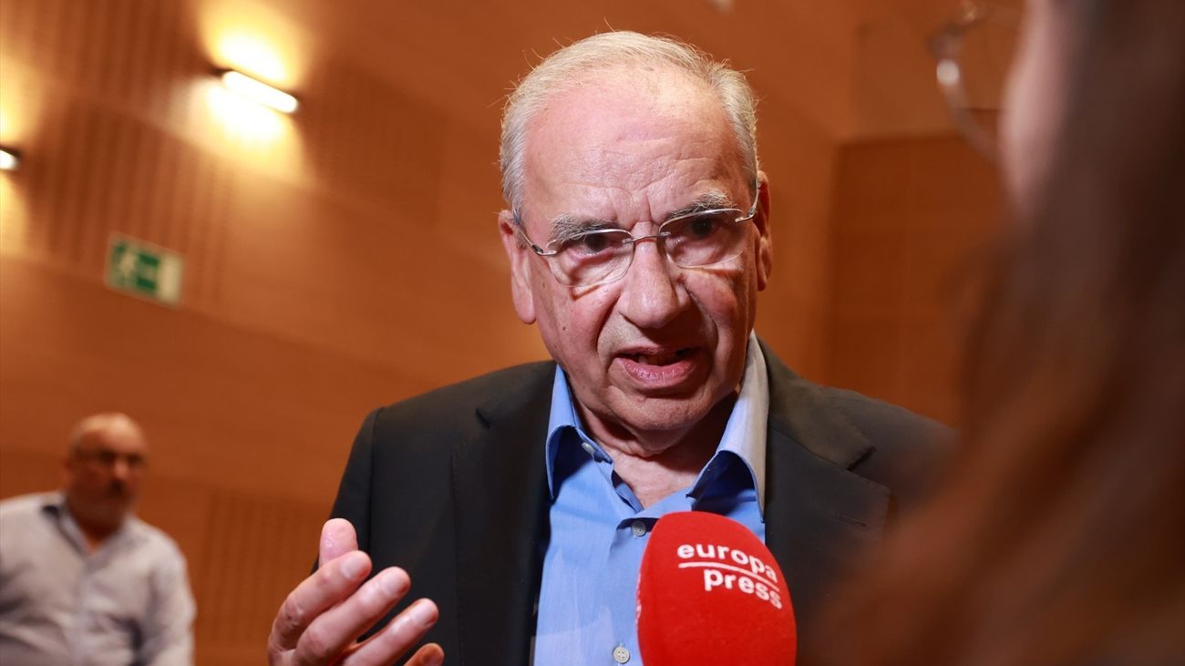 Alfonso Guerra cree que la situación política de España "está llamando" a que se convoquen elecciones