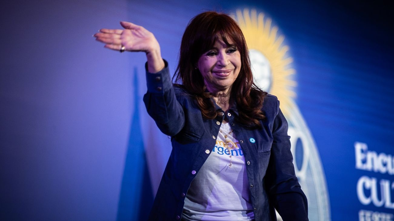 La Justicia ratifica la condena a seis años de prisión de la expresidenta argentina Cristina Fernández