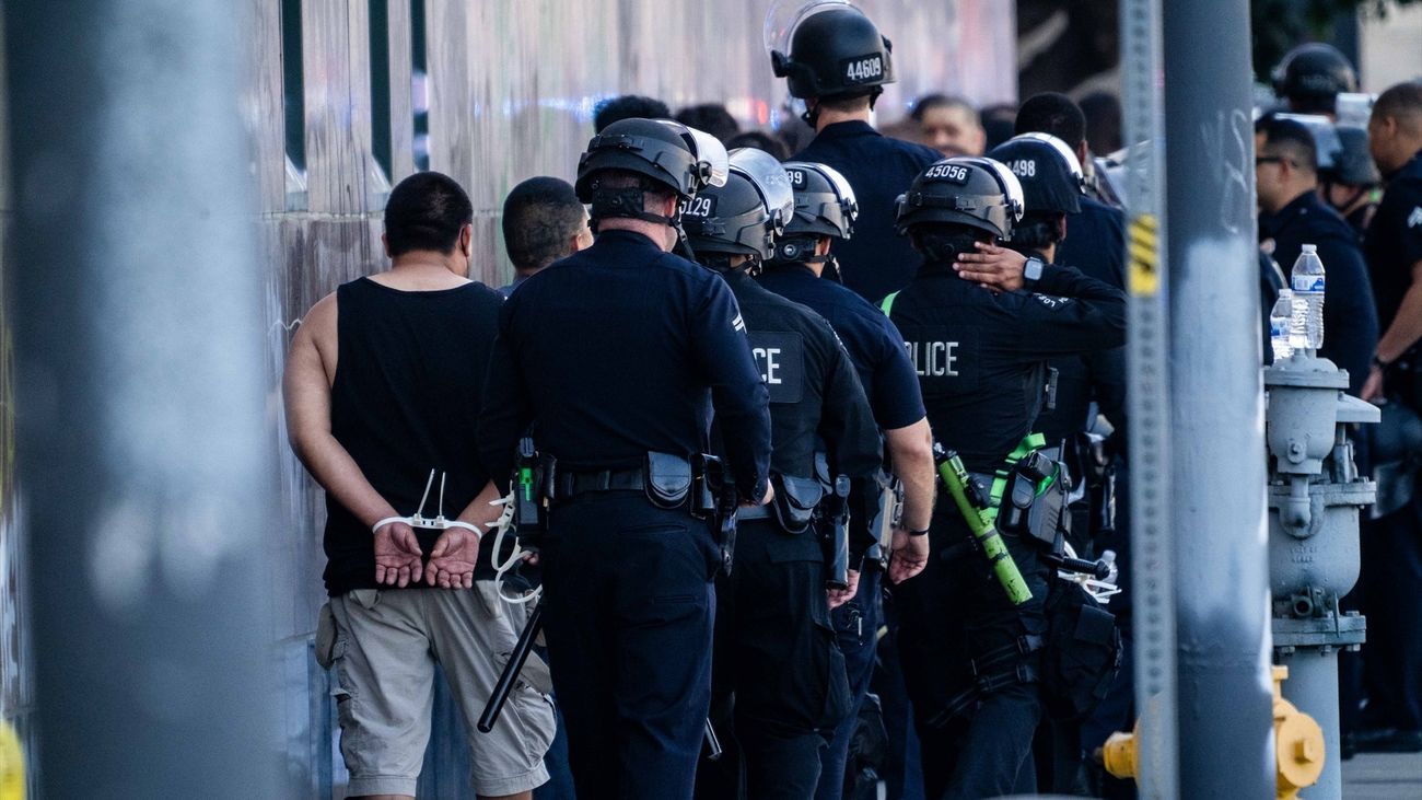 Alrededor de 300 migrantes detenidos en las redadas de Los Ángeles