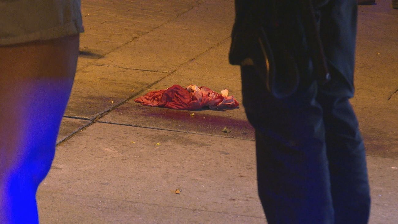 Nueva reyerta en la plaza Nelson Mandela de Lavapiés con un hombre herido