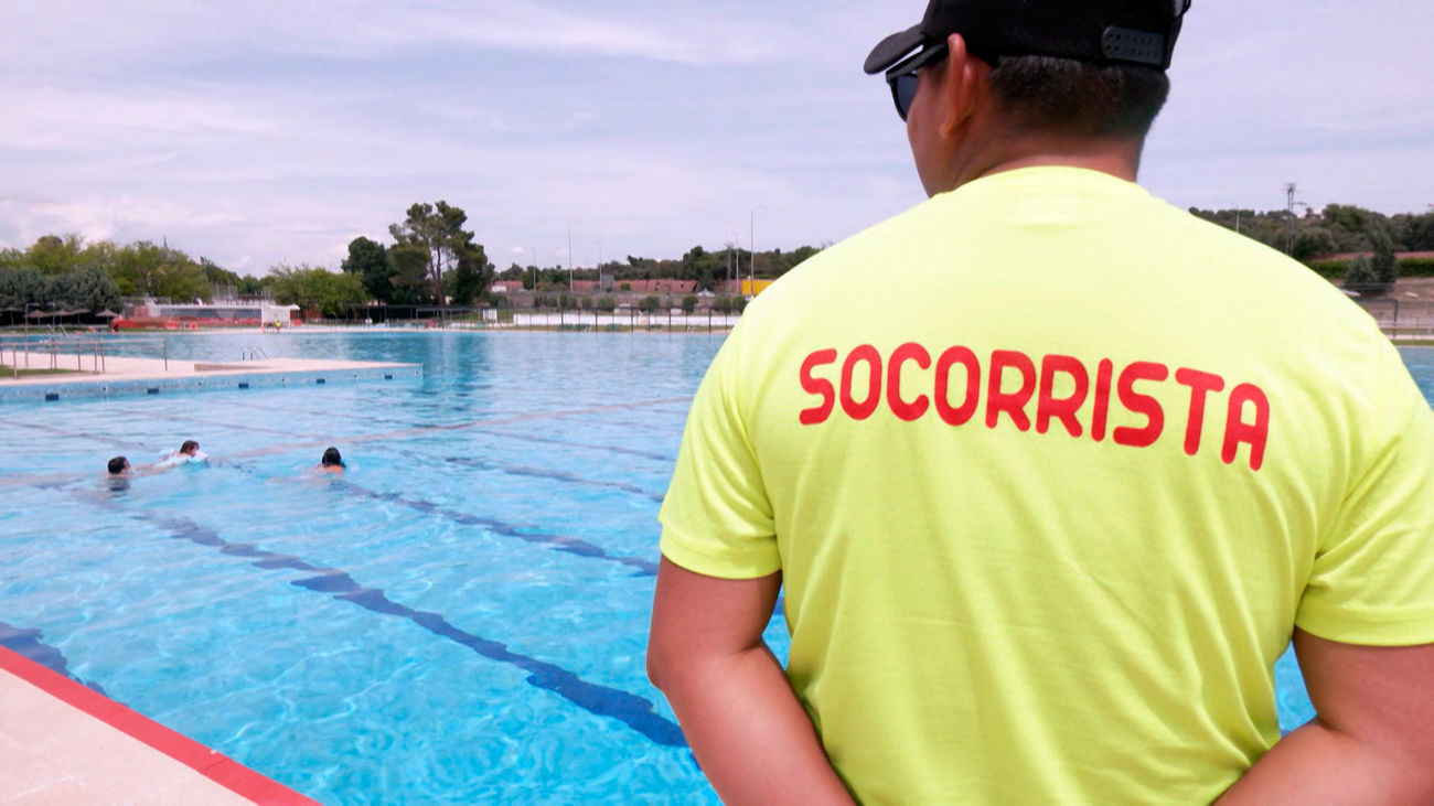 S.O.S. calor: 300 piscinas de Madrid podrían no abrir este verano por falta de socorristas