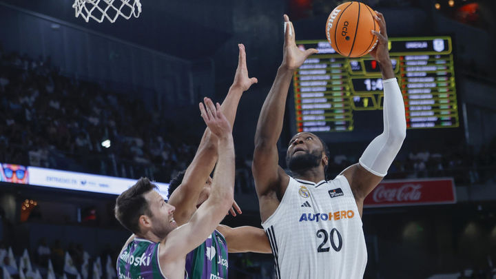 Bruno Fernando abte Unicaja / EFE